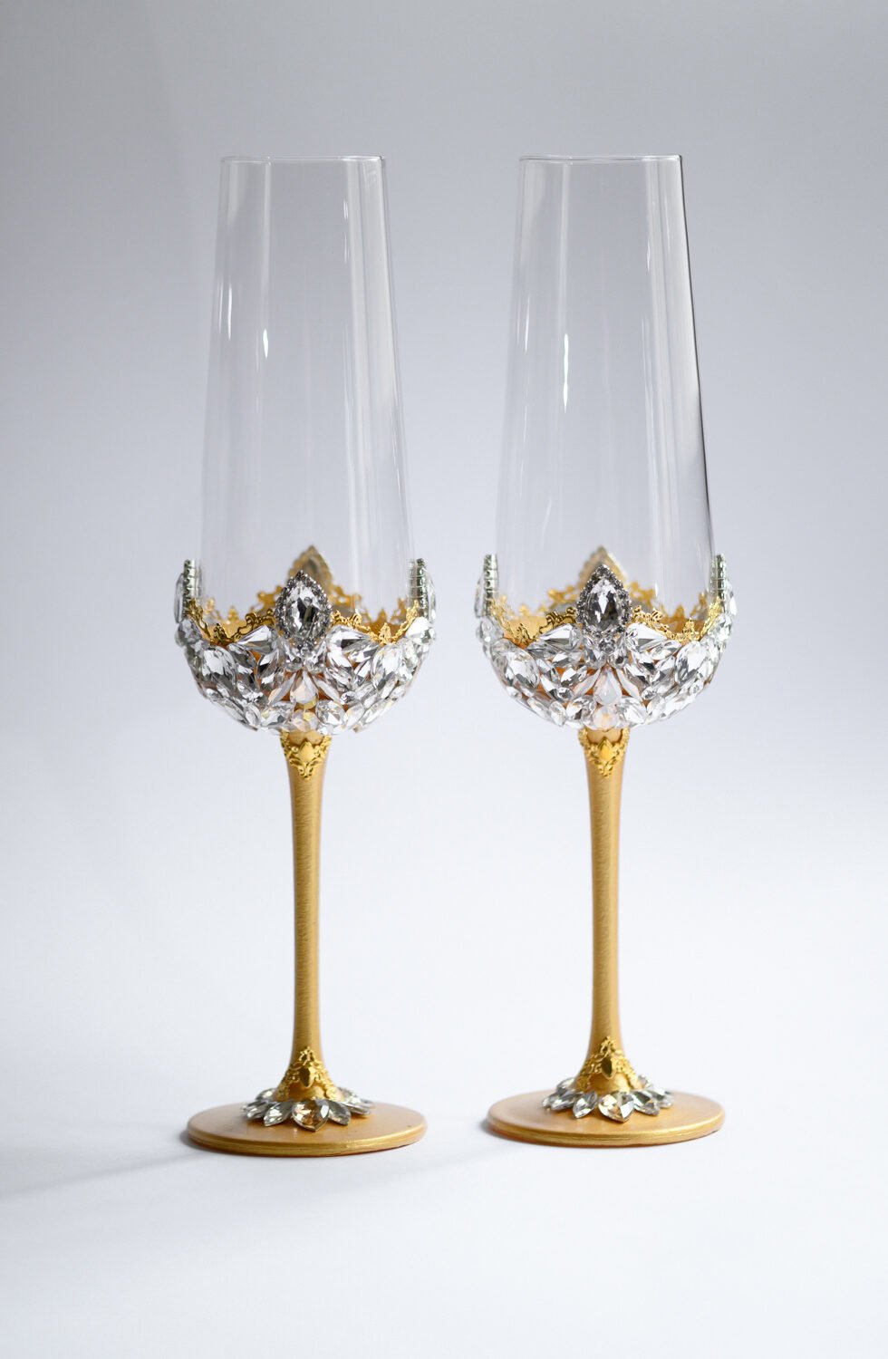 Aurelia luxury wedding champagne flutes handmade crystal rhinestones Lebanon buy online Éclat d'Amour