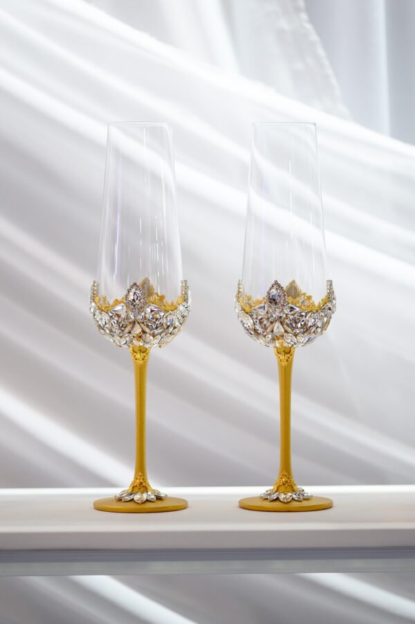 Aurelia luxury wedding champagne flutes handmade crystal rhinestones Lebanon buy online Éclat d'Amour